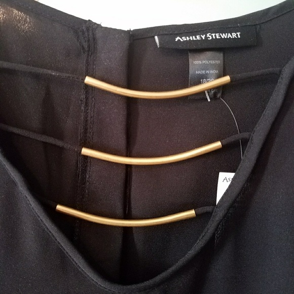 New black blouse with gold embellishment - Picture 2 of 3